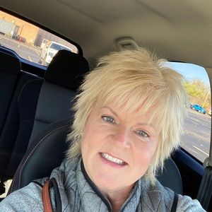 Meet your Posher, Lisa